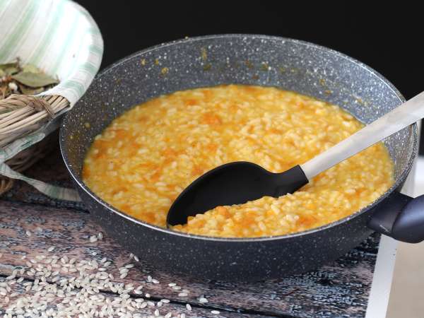 Balkabaklı risotto, sonbahar için narin ve mükemmel bir ilk yemek - Hazırlık adım 6