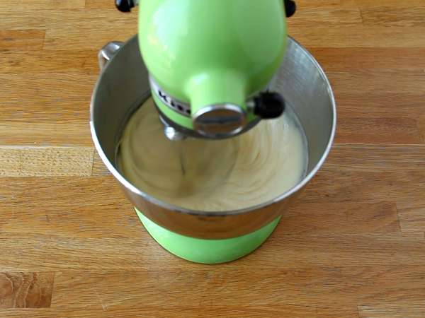 Cadılar Bayramı Bundt keki, ağız sulandıran çikolatalı bundt kek - Hazırlık adım 1