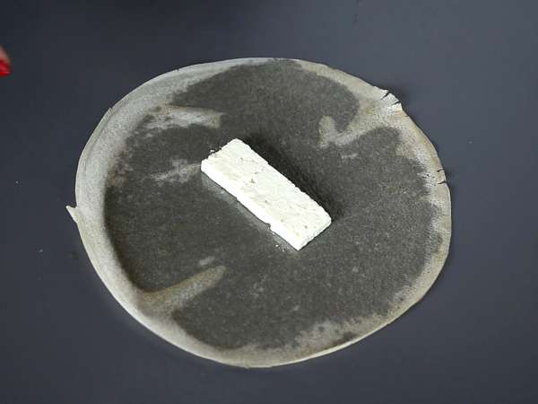 Feta Saganaki, beyaz peynir ve ballı cips için Yunan tarifi - Hazırlık adım 2