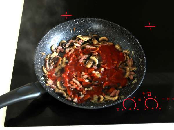 Pasta alla boscaiola, sonbahar ve kış için ideal ilk yemek - Hazırlık adım 4