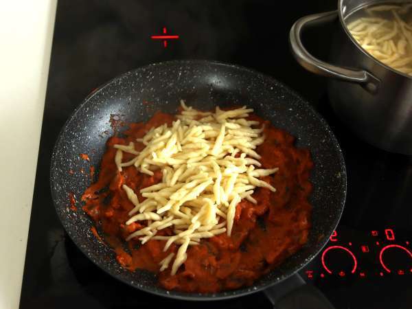 Pasta alla boscaiola, sonbahar ve kış için ideal ilk yemek - Hazırlık adım 6