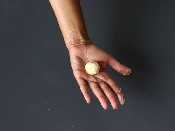 Ev yapımı Raffaello çikolata - Hazırlık adım 4