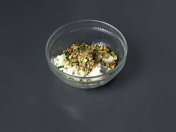 Ricotta ve Antep fıstıklı somon rulo - Hazırlık adım 2