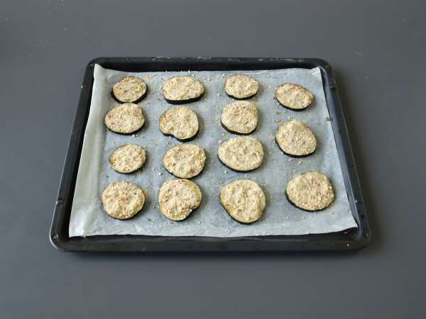 Hızlı fırınlanmış patlıcan, lezzetli ve hafif bir garnitür - Hazırlık adım 5