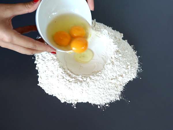 Tagliolini, evde hazırlamak için adım adım prosedür - Hazırlık adım 1