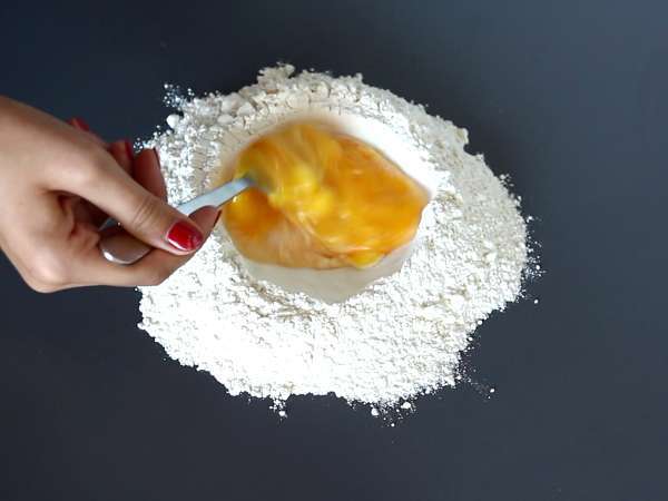 Tagliolini, evde hazırlamak için adım adım prosedür - Hazırlık adım 2