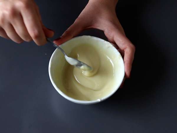 Fırında pişmeyen Raffaello tarzı hindistan cevizli verrines - kar küresinde masalsı bir tatlı - Hazırlık adım 1