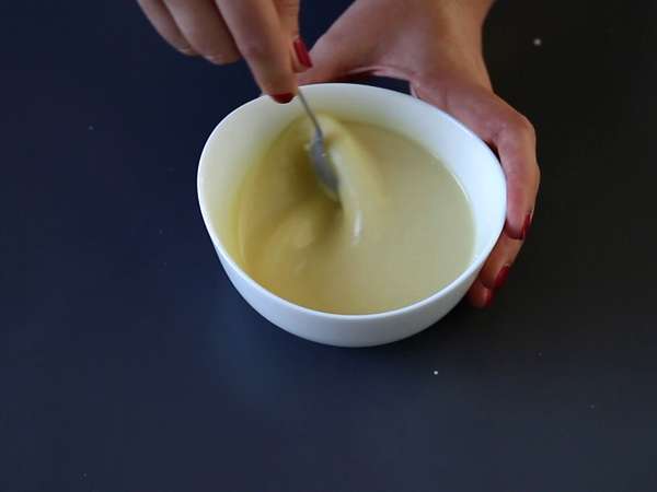 Fırında pişmeyen Raffaello tarzı hindistan cevizli verrines - kar küresinde masalsı bir tatlı - Hazırlık adım 4