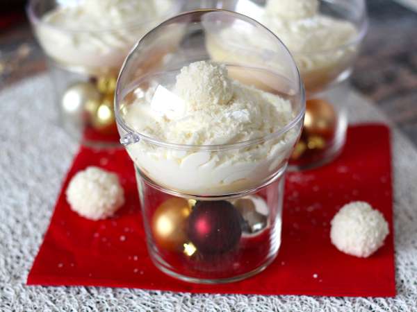 Fırında pişmeyen Raffaello tarzı hindistan cevizli verrines - kar küresinde masalsı bir tatlı - Hazırlık adım 8