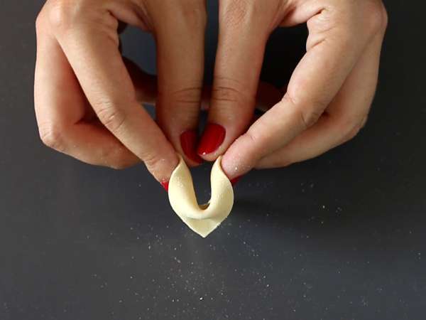 Ev yapımı makarna nasıl yapılır: sorpresine, sevimli küçük bir makarna - Hazırlık adım 6