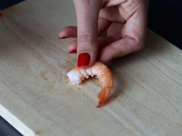 Tatlı ve tuzlu bir aperatif için karides ve mango verrines - Hazırlık adım 1