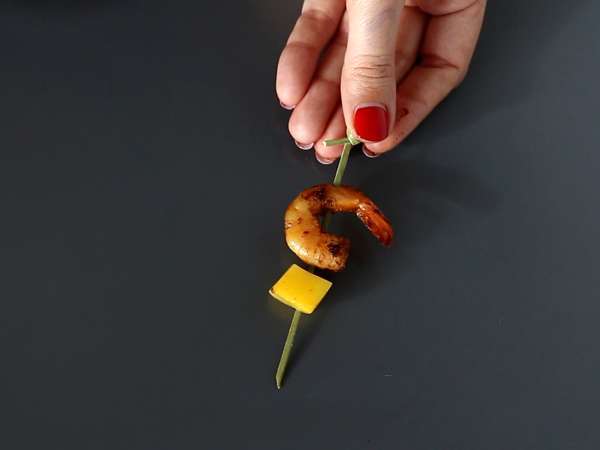 Tatlı ve tuzlu bir aperatif için karides ve mango verrines - Hazırlık adım 5