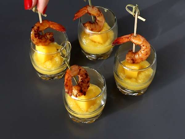 Tatlı ve tuzlu bir aperatif için karides ve mango verrines - Hazırlık adım 7