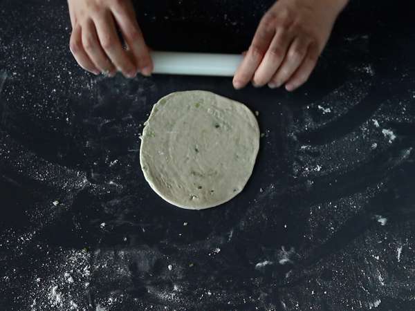 Yeşil soğanlı Çin krepleri - Yeşil soğanlı krepler - Hazırlık adım 4