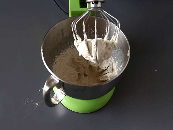 Tiramisu tarzı krep kek, kahve ve kakao ile - Hazırlık adım 2