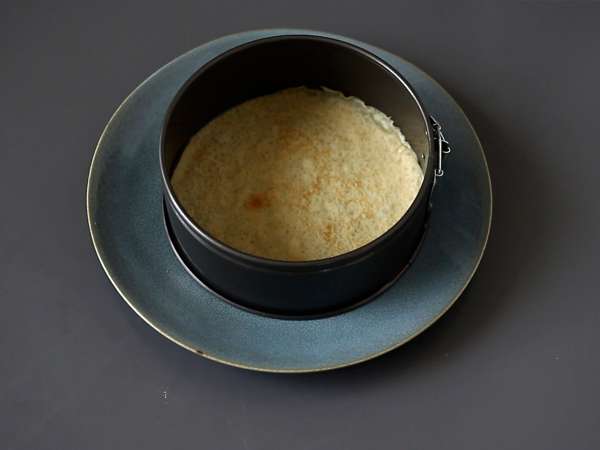 Tiramisu tarzı krep kek, kahve ve kakao ile - Hazırlık adım 4