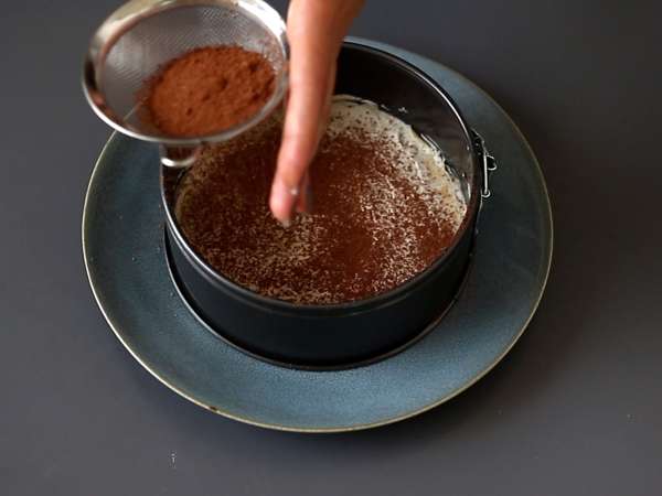 Tiramisu tarzı krep kek, kahve ve kakao ile - Hazırlık adım 5