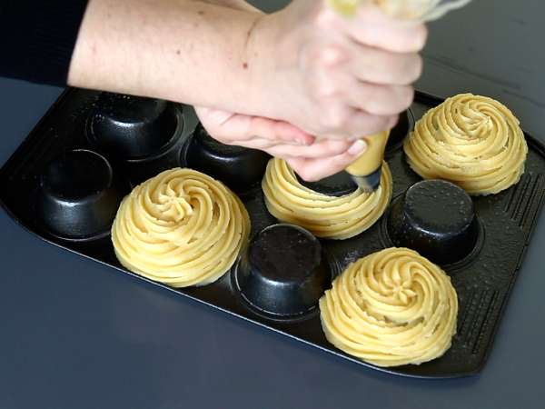 Cömert üst kaplama için kase şeklinde pişmiş churros - Hazırlık adım 4