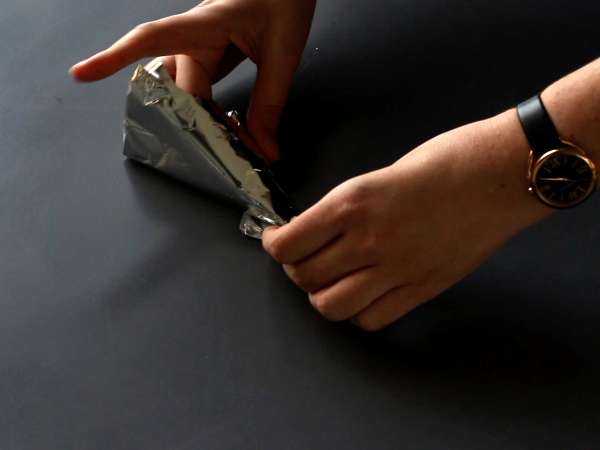 Paskalya aperatifi için sevimli milföy havuçlar: keçi peyniri ve güneşte kurutulmuş domates - Hazırlık adım 2