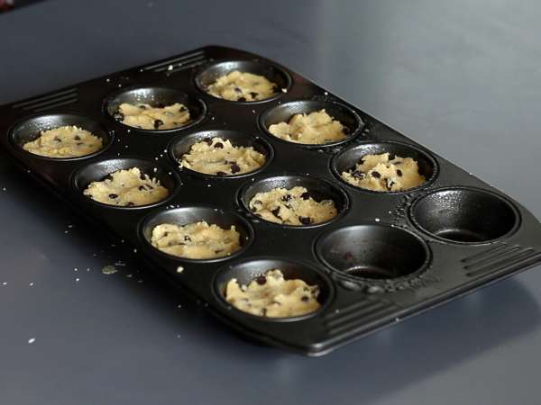 Çikolatalı ganaj ile kaplanmış kurabiye kapları, havuçlu tencere stili - Hazırlık adım 3