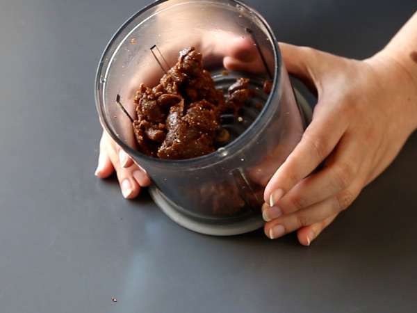 Fıstık ezmeli hurmalı enerji topları - Hazırlık adım 3