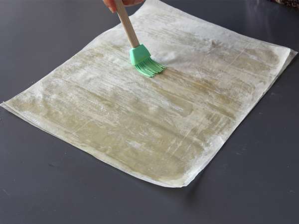 Antep fıstıklı, gevrek ve eriyen baklava tarzı cheesecake - Hazırlık adım 1