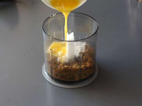 Antep fıstıklı, gevrek ve eriyen baklava tarzı cheesecake - Hazırlık adım 3