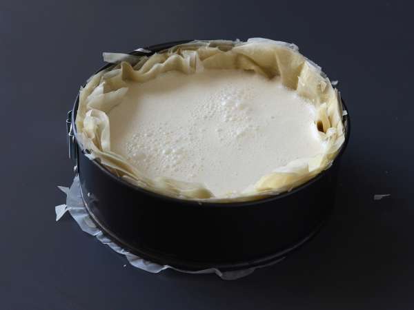 Antep fıstıklı, gevrek ve eriyen baklava tarzı cheesecake - Hazırlık adım 6