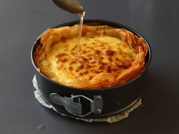 Antep fıstıklı, gevrek ve eriyen baklava tarzı cheesecake - Hazırlık adım 9