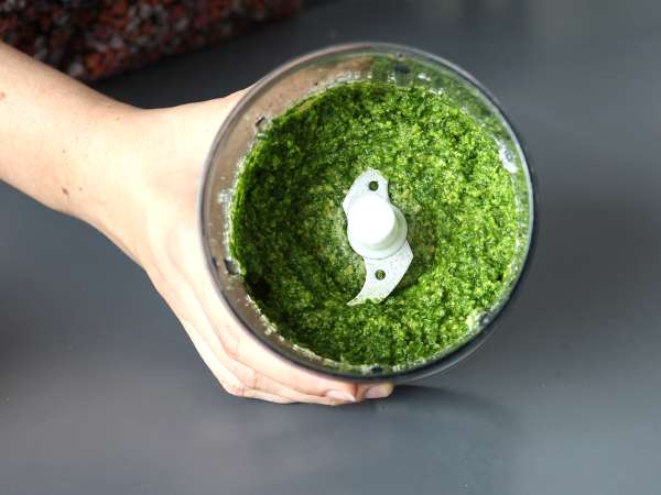 Maydanoz ve yer fıstıklı pesto, lezzet patlaması - Hazırlık adım 3