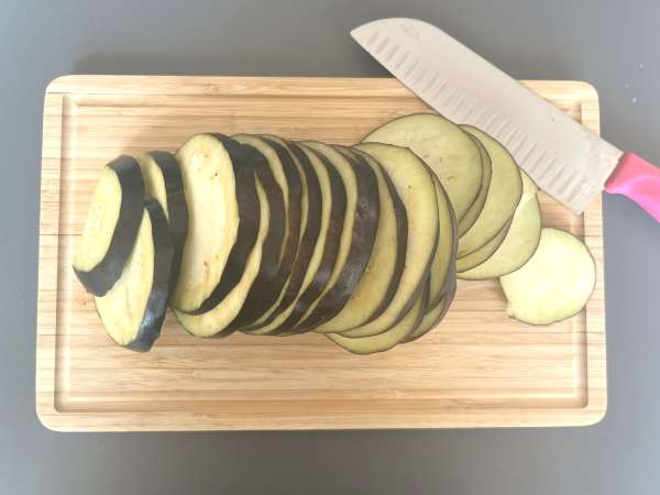 Patlıcanlı Sicilya Makarnası, kolay ve hafif versiyonu - Pasta alla Norma - Hazırlık adım 1