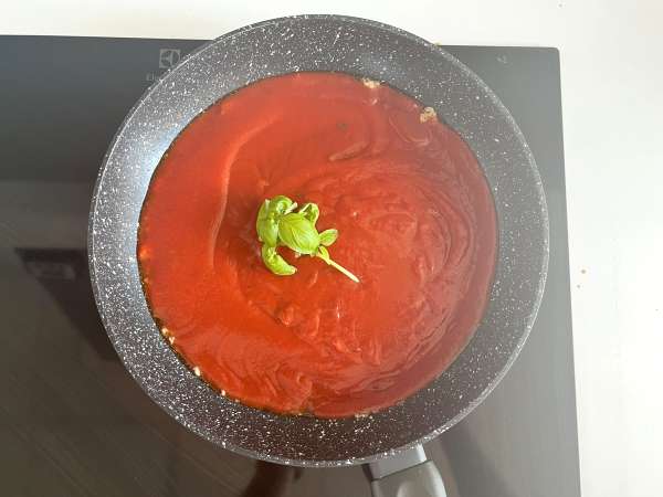 Patlıcanlı Sicilya Makarnası, kolay ve hafif versiyonu - Pasta alla Norma - Hazırlık adım 3