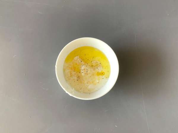 Salata ve köfte için yoğurt sosu - Hazırlık adım 2