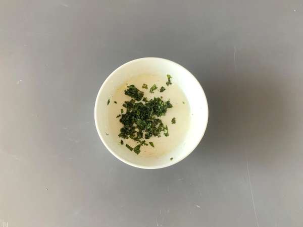 Salata ve köfte için yoğurt sosu - Hazırlık adım 3