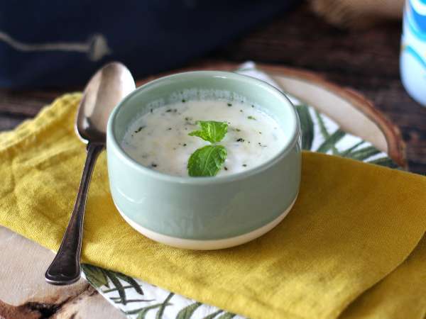 Salata ve köfte için yoğurt sosu - Hazırlık adım 4