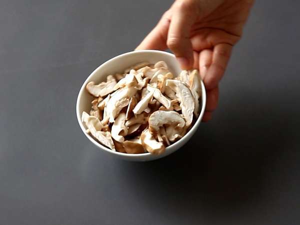 Bibimbap, geleneksel Kore yemeği - Hazırlık adım 4