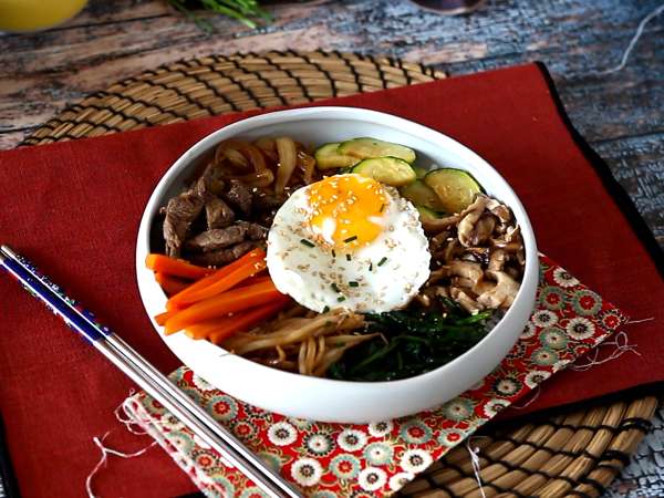 Bibimbap, geleneksel Kore yemeği - Hazırlık adım 12