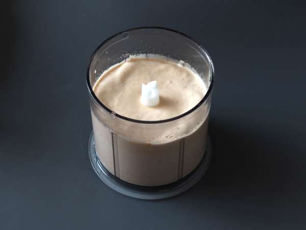 Pişirme gerektirmeyen ve sadece birkaç malzemeden oluşan, yapımı son derece kolay bir kayısılı mus! - Hazırlık adım 4