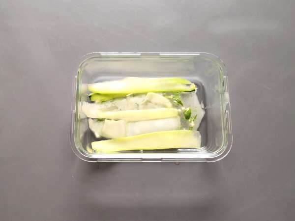 Marine edilmiş kabaklar, yaz için mükemmel sebze carpaccio! - Hazırlık adım 4