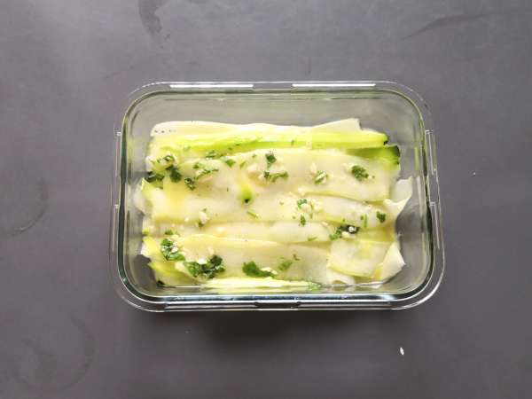 Marine edilmiş kabaklar, yaz için mükemmel sebze carpaccio! - Hazırlık adım 5