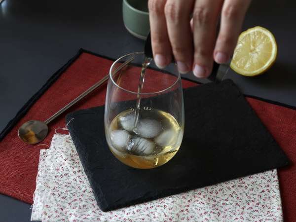 Mürver çiçeği likörlü Spritz St-Germain, yaz için ultra taze kokteyl - Hazırlık adım 1