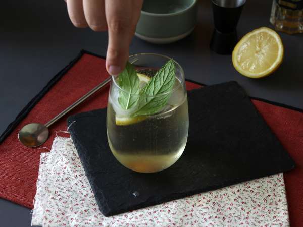 Mürver çiçeği likörlü Spritz St-Germain, yaz için ultra taze kokteyl - Hazırlık adım 4