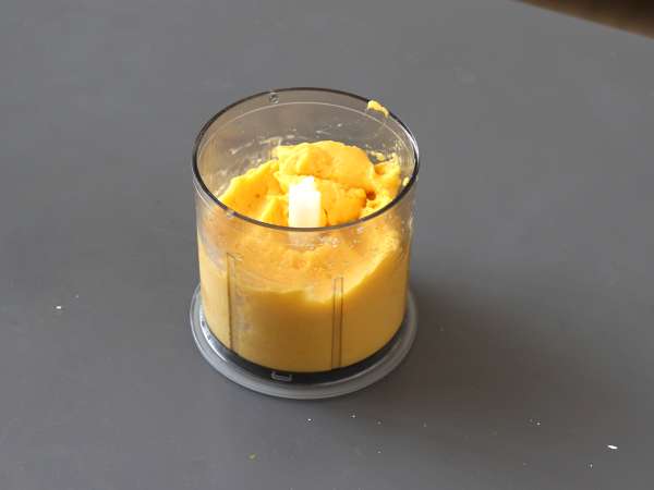Sadece 3 malzemeli mango ve misket limonu sorbesi, 5 dakikada yemeye hazır! - Hazırlık adım 3