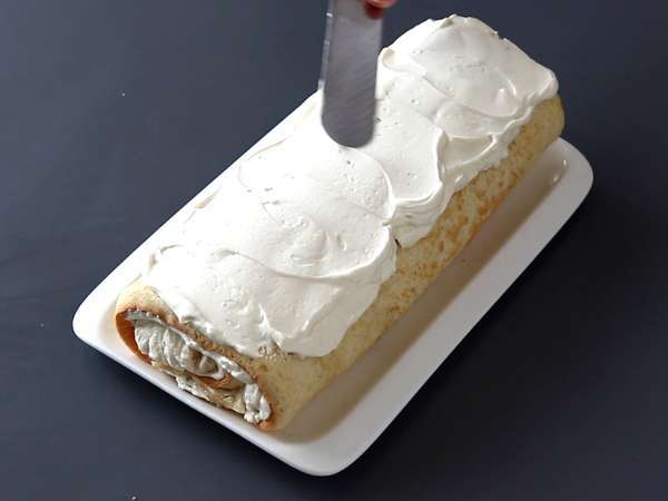 Kolay Kinder Bueno aromalı rulo, doğum günü pastası veya Noel kütüğü olarak mükemmel! - Hazırlık adım 10