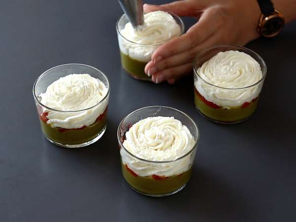 Vejetaryen verrines: bezelye çorbası kreması, parmesan crumble ve mascarpone kreması - Hazırlık adım 9