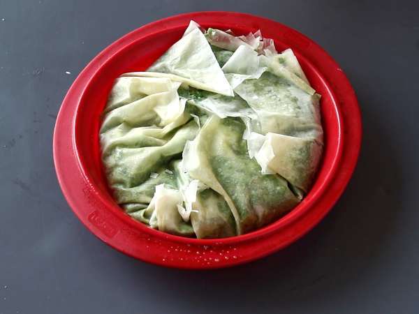 Spanakopita, ıspanaklı ve beyaz peynirli süper kolay Yunan böreği - Hazırlık adım 7