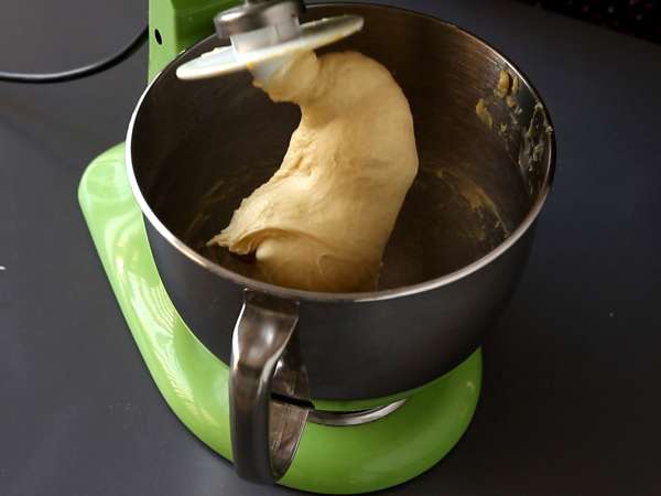 Tarçınlı rulolar, vanilya kreması ile tarçınlı çörek - Hazırlık adım 2