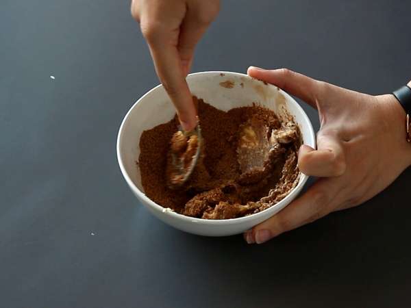 Tarçınlı rulolar, vanilya kreması ile tarçınlı çörek - Hazırlık adım 3