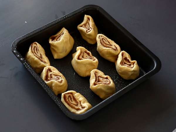 Tarçınlı rulolar, vanilya kreması ile tarçınlı çörek - Hazırlık adım 8