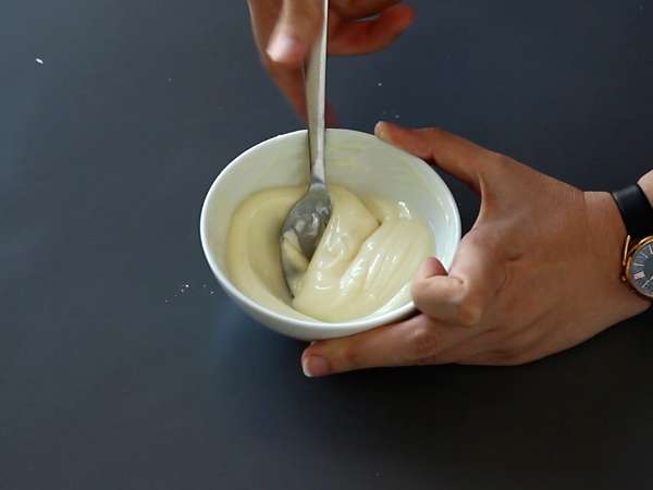 Tarçınlı rulolar, vanilya kreması ile tarçınlı çörek - Hazırlık adım 12